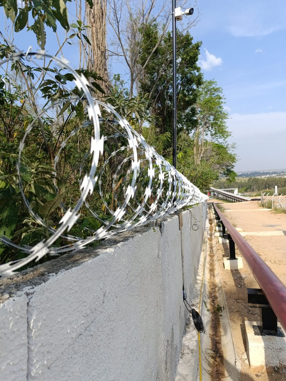 Instalação de concertina espiral